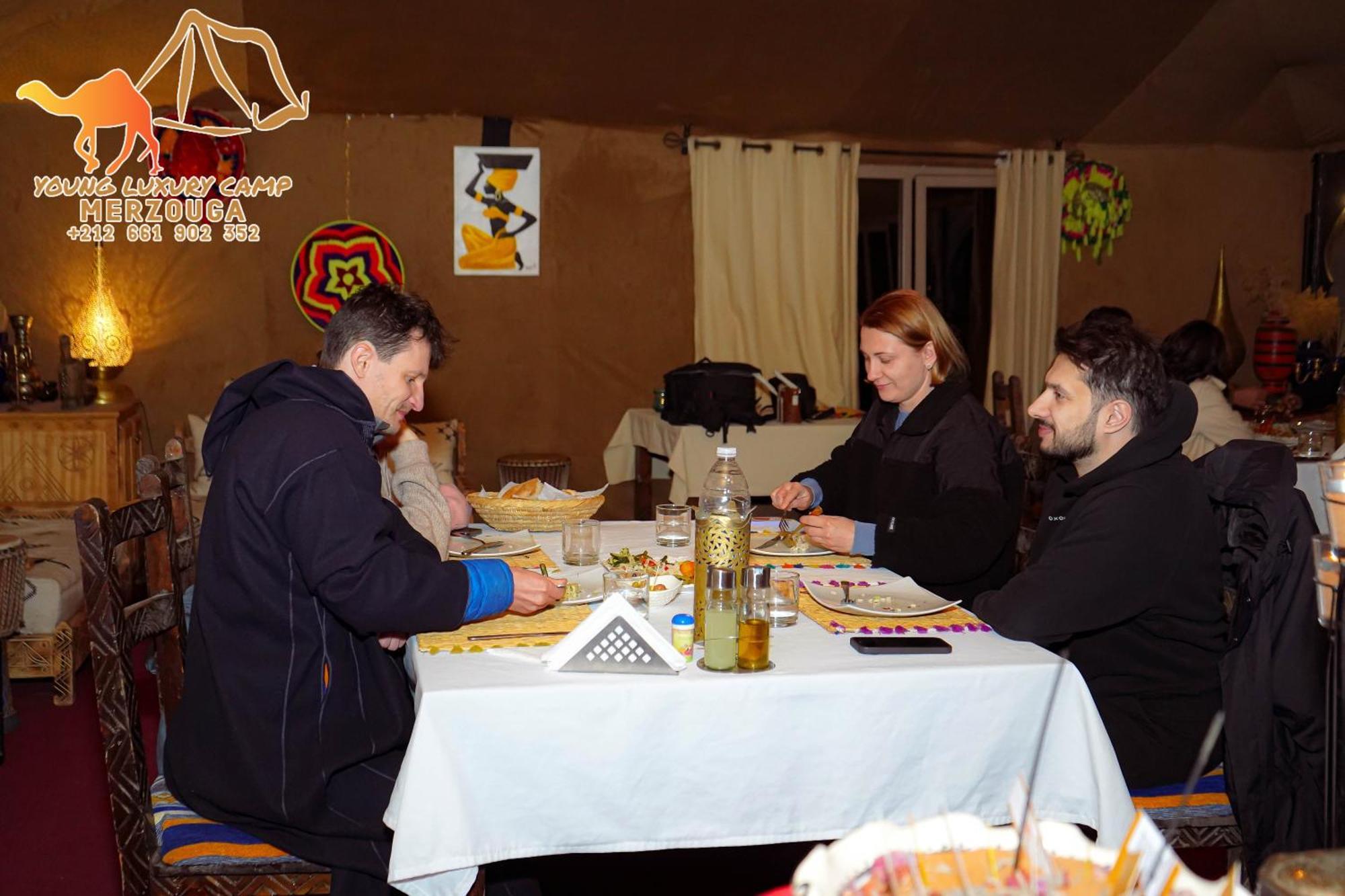 Young Luxury Camp Мерцуга Екстериор снимка
