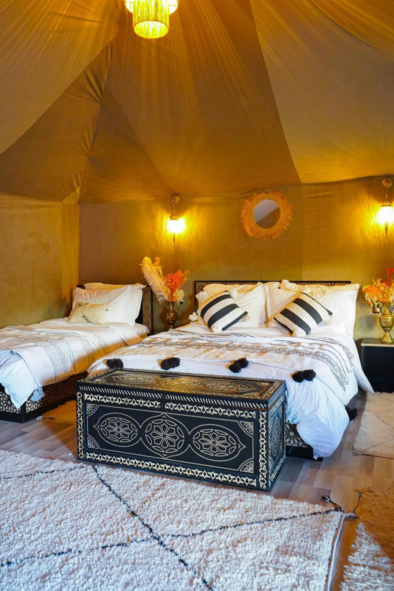 Young Luxury Camp Мерцуга Екстериор снимка