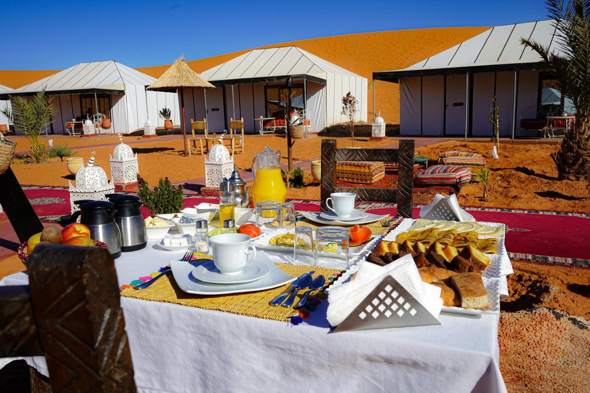 Young Luxury Camp Мерцуга Екстериор снимка