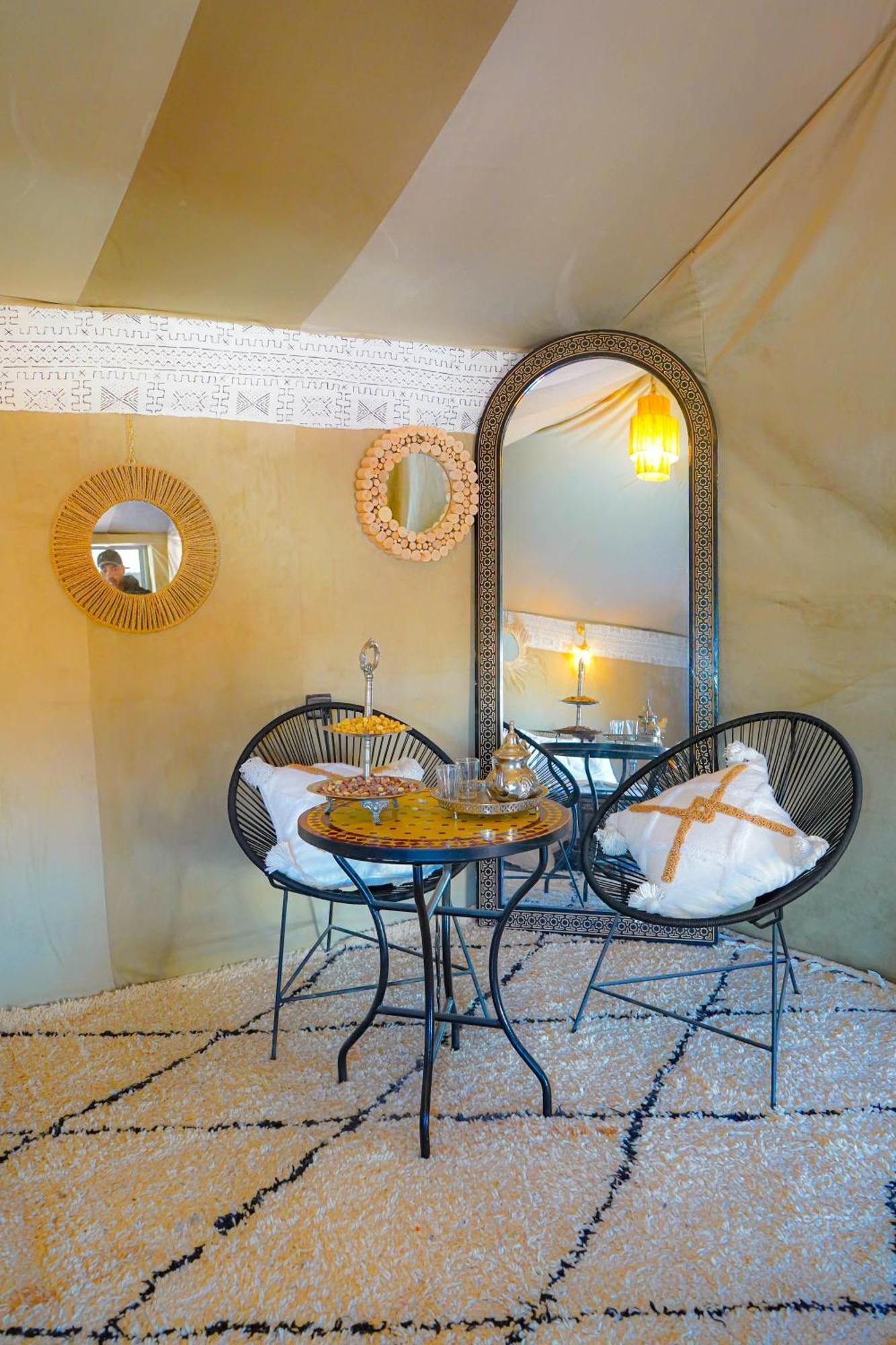 Young Luxury Camp Мерцуга Екстериор снимка