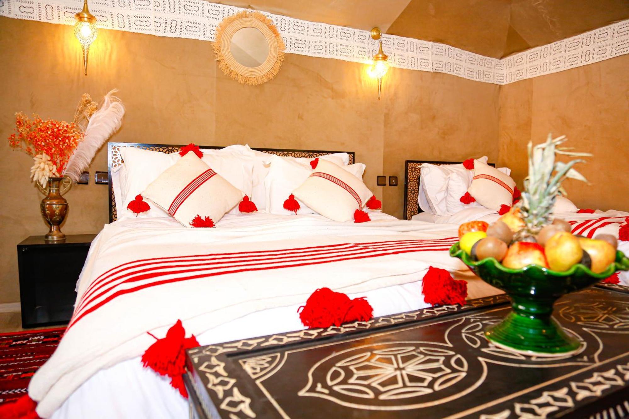 Young Luxury Camp Мерцуга Екстериор снимка